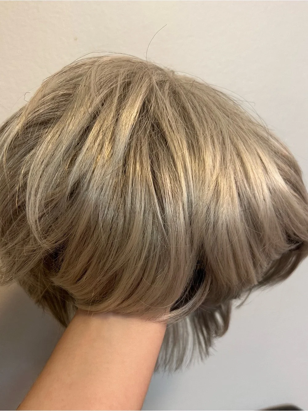 Women’s Short Layered Wig in Ash Blonde - Unbranded